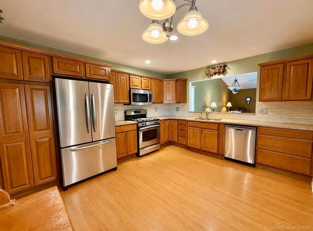 35300 Silver Maple Drive, Clinton Twp, MI 48035