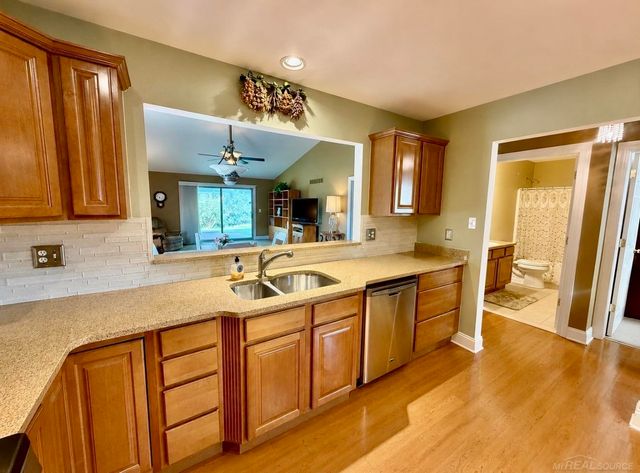 35300 Silver Maple Drive, Clinton Twp, MI 48035