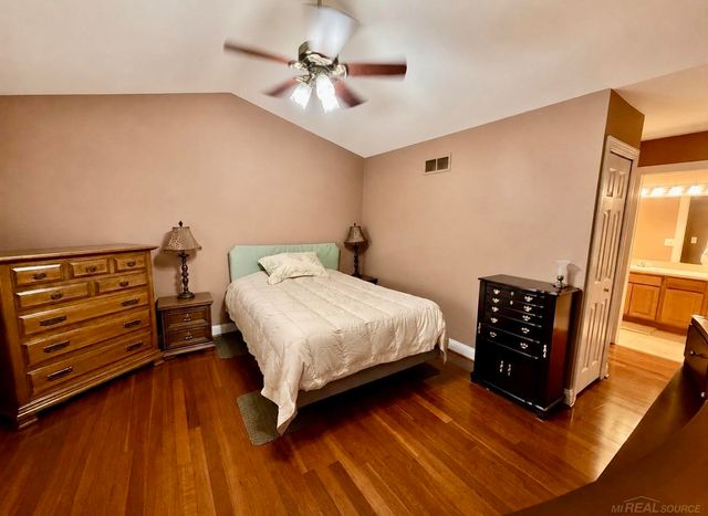 35300 Silver Maple Drive, Clinton Twp, MI 48035