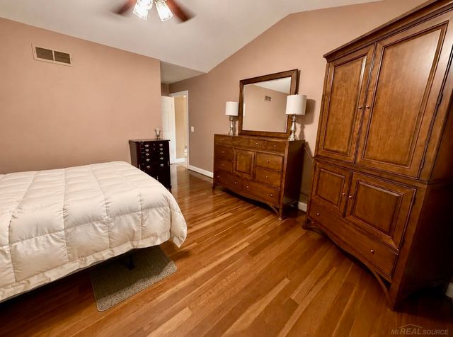 35300 Silver Maple Drive, Clinton Twp, MI 48035