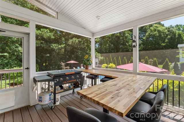 9034 Cambridge Green Drive, Charlotte, NC 28277