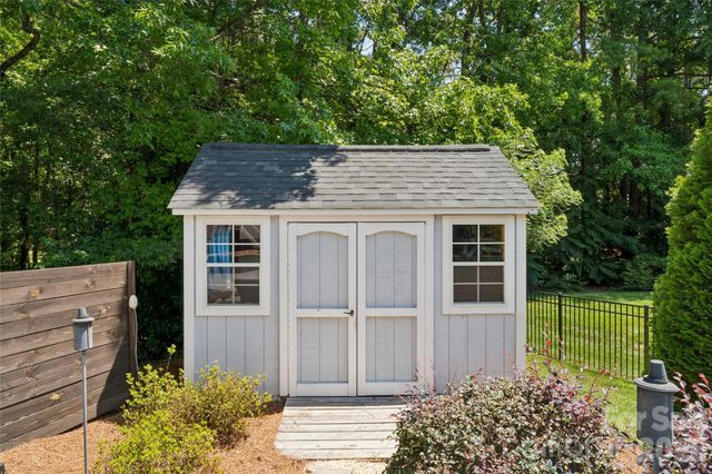 9034 Cambridge Green Drive, Charlotte, NC 28277