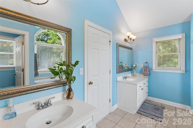 9034 Cambridge Green Drive, Charlotte, NC 28277
