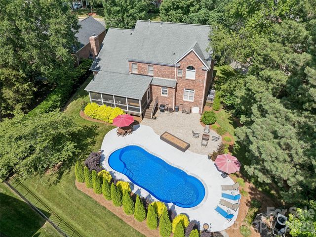 9034 Cambridge Green Drive, Charlotte, NC 28277