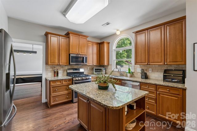 9034 Cambridge Green Drive, Charlotte, NC 28277