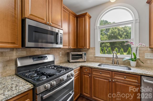 9034 Cambridge Green Drive, Charlotte, NC 28277