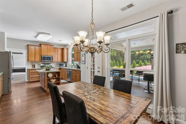 9034 Cambridge Green Drive, Charlotte, NC 28277