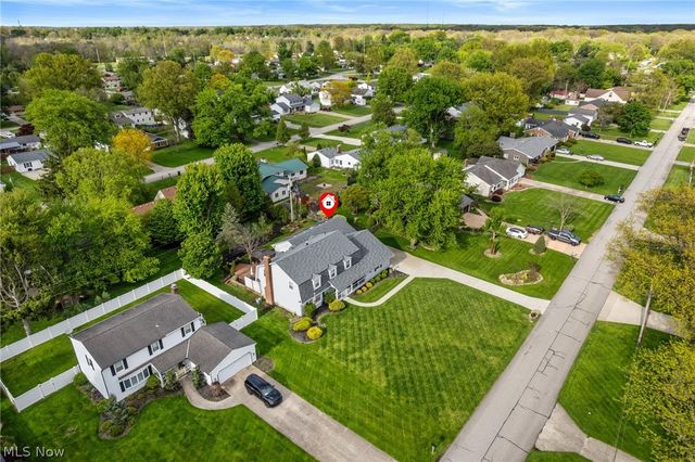 175 Crestview Drive, Elyria, OH 44035