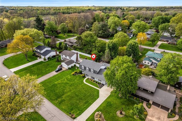 175 Crestview Drive, Elyria, OH 44035