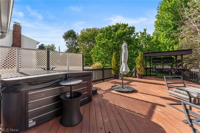 175 Crestview Drive, Elyria, OH 44035