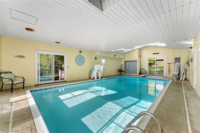 175 Crestview Drive, Elyria, OH 44035