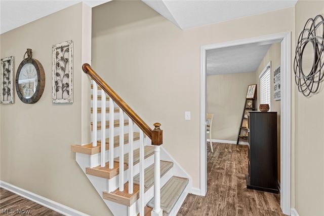 175 Crestview Drive, Elyria, OH 44035