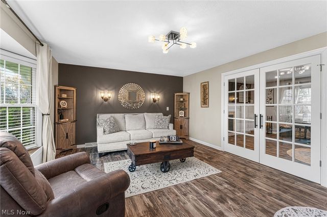175 Crestview Drive, Elyria, OH 44035