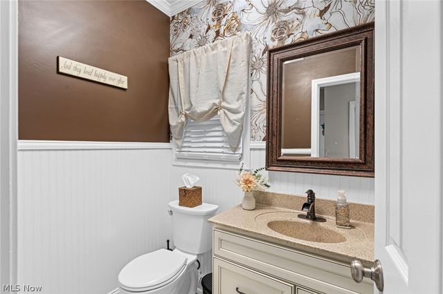 175 Crestview Drive, Elyria, OH 44035