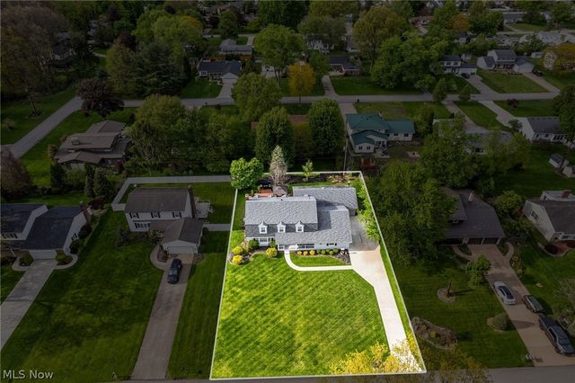 175 Crestview Drive, Elyria, OH 44035
