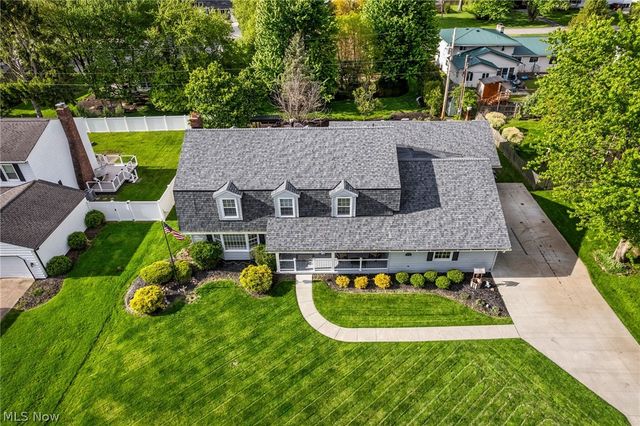 175 Crestview Drive, Elyria, OH 44035