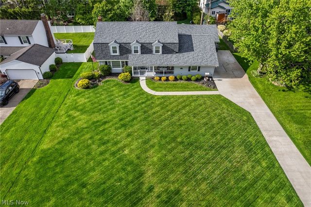 175 Crestview Drive, Elyria, OH 44035