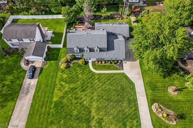175 Crestview Drive, Elyria, OH 44035