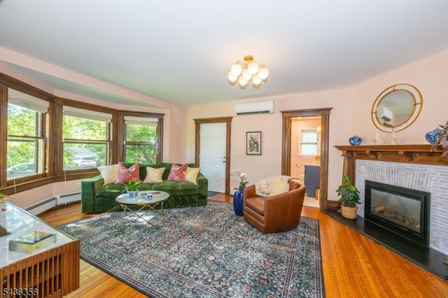 156 Lincoln St, Montclair Twp., NJ 07042