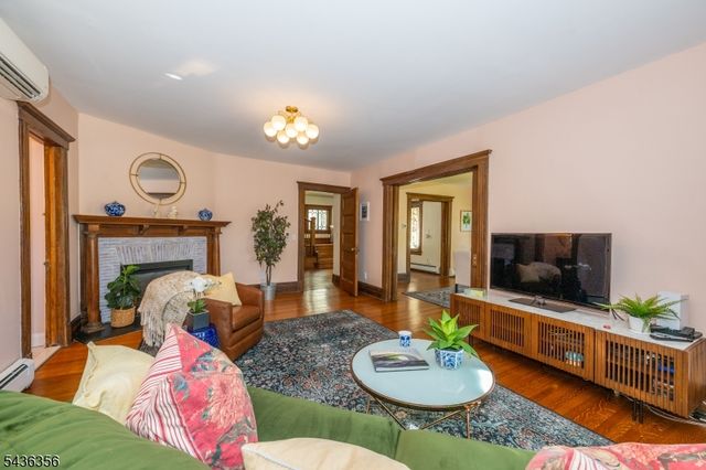 156 Lincoln St, Montclair Twp., NJ 07042
