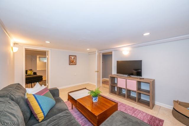 156 Lincoln St, Montclair Twp., NJ 07042