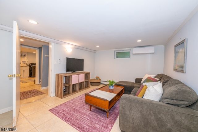 156 Lincoln St, Montclair Twp., NJ 07042