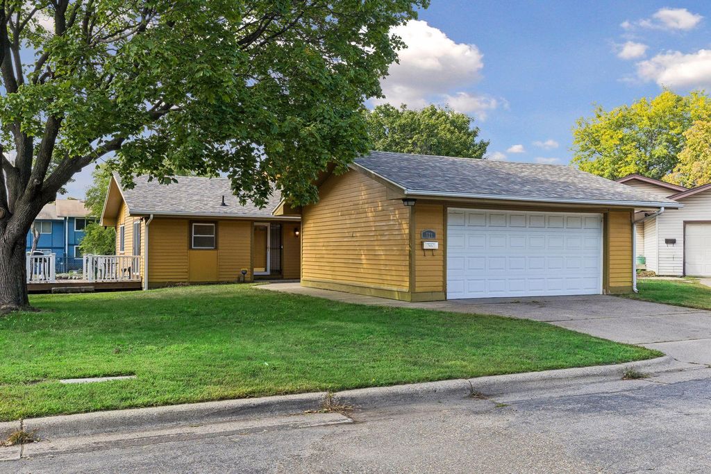 521 Central Avenue W, Saint Paul, MN 55103 — exterior