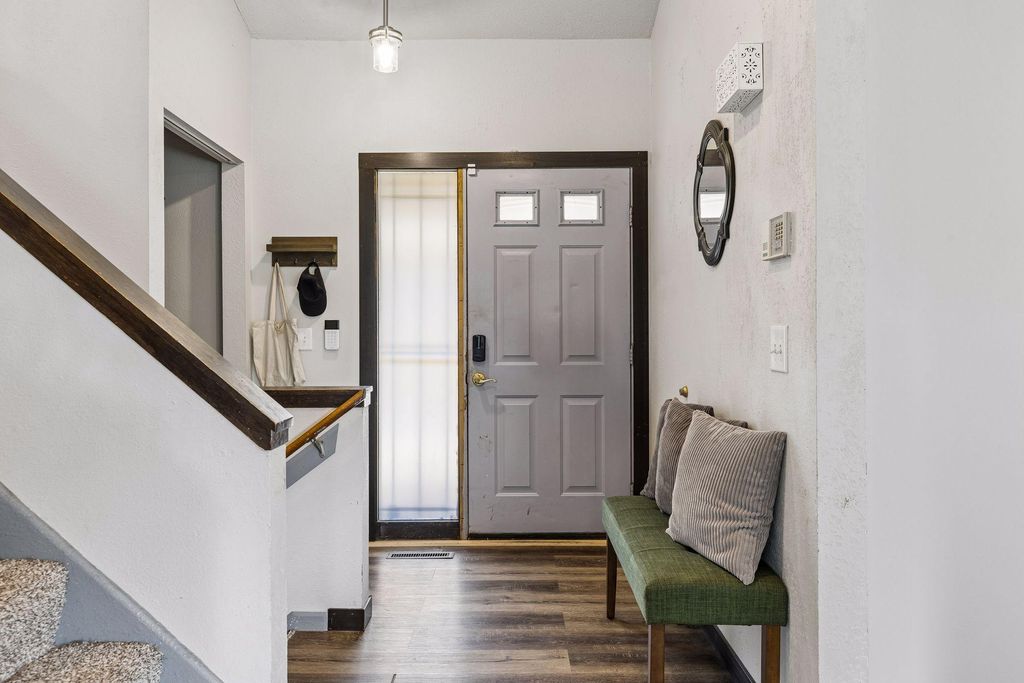 521 Central Avenue W, Saint Paul, MN 55103 — photo 2