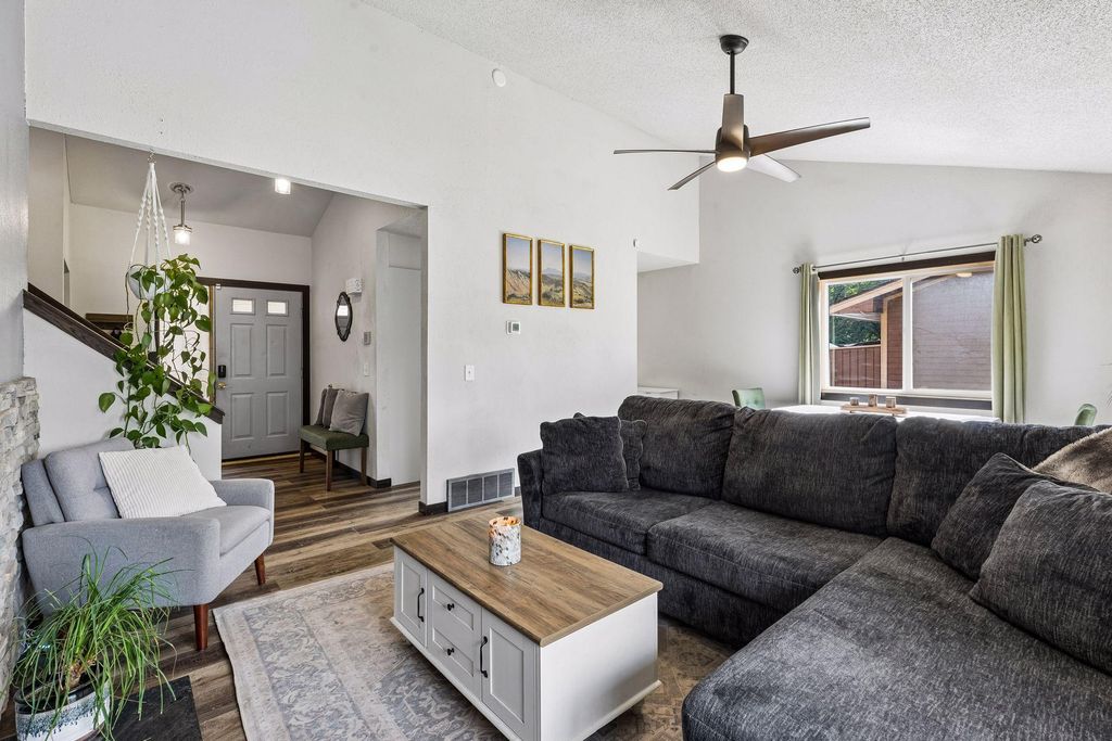 521 Central Avenue W, Saint Paul, MN 55103 — photo 5