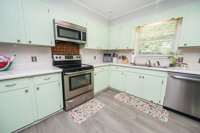 1513 W Rutledge Avenue, Gaffney, SC 29341