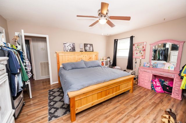 1513 W Rutledge Avenue, Gaffney, SC 29341