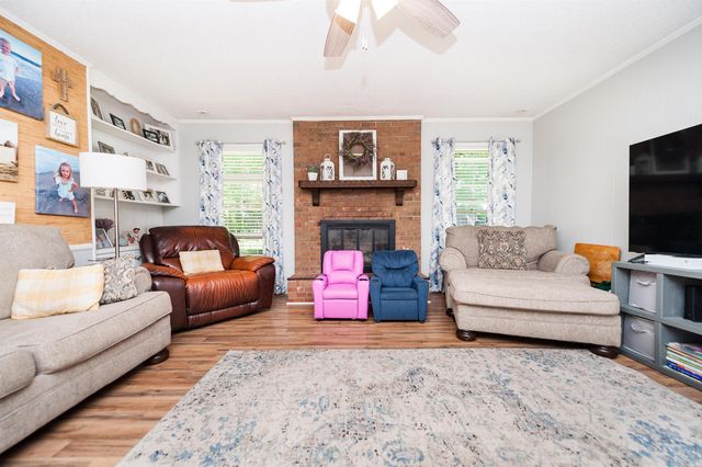 1513 W Rutledge Avenue, Gaffney, SC 29341