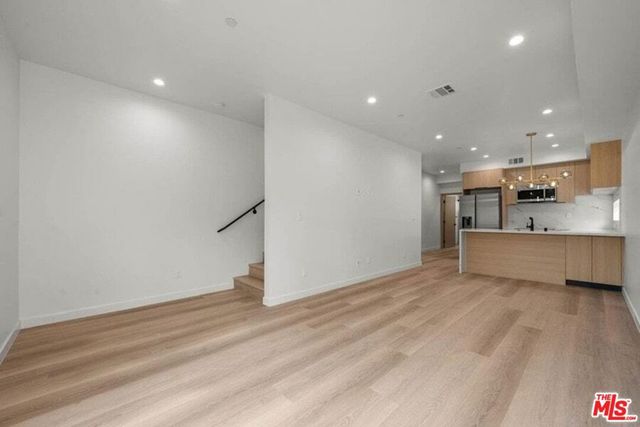 2001 Vista Del Mar Street 4, Los Angeles, CA 90068