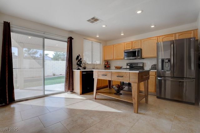 7925 Willow Pines Place, Las Vegas, NV 89143