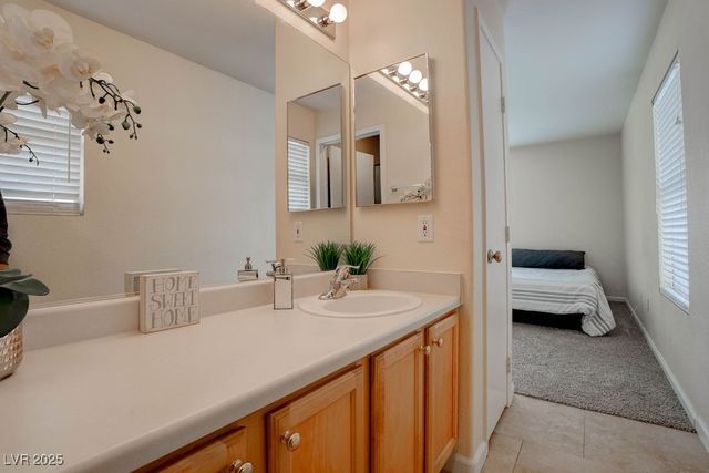 7925 Willow Pines Place, Las Vegas, NV 89143