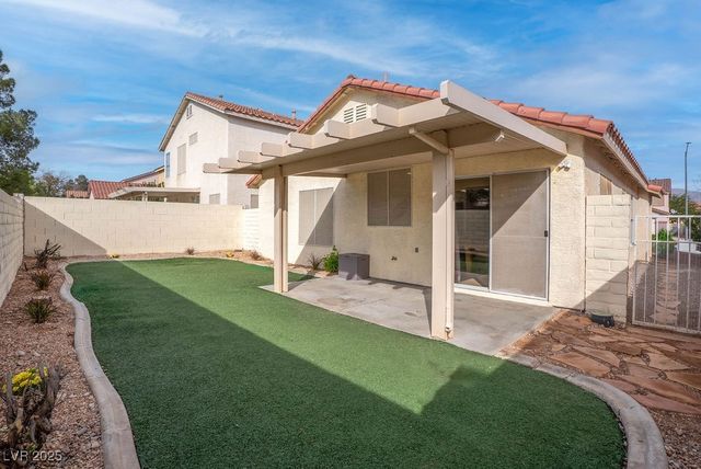 7925 Willow Pines Place, Las Vegas, NV 89143