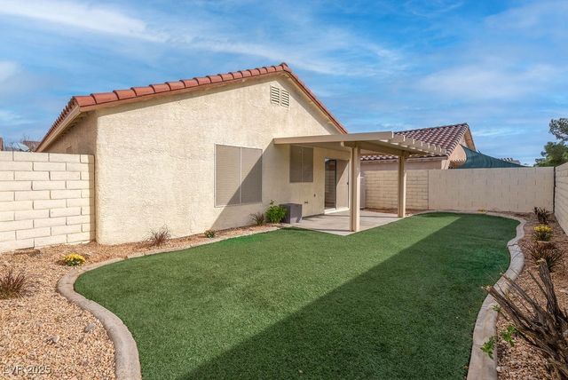 7925 Willow Pines Place, Las Vegas, NV 89143