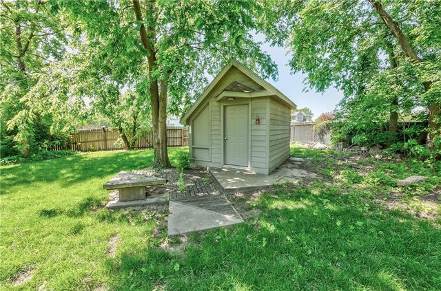 105 E Cedar Street, Spring Hill, KS 66083