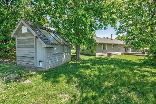 105 E Cedar Street, Spring Hill, KS 66083