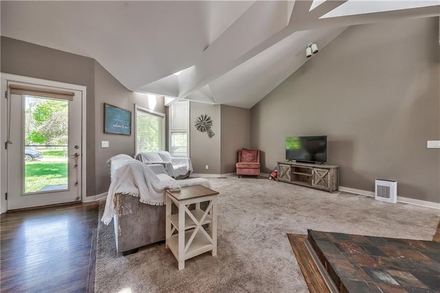 105 E Cedar Street, Spring Hill, KS 66083