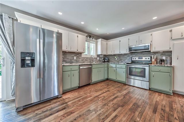 105 E Cedar Street, Spring Hill, KS 66083