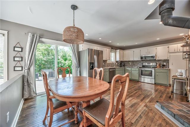 105 E Cedar Street, Spring Hill, KS 66083
