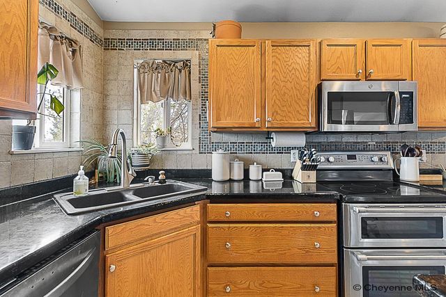 2239 MEADOW DR, Cheyenne, WY 82001