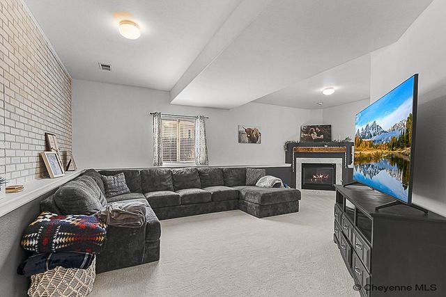 2239 MEADOW DR, Cheyenne, WY 82001