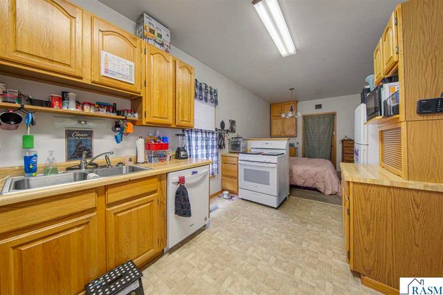 413 Glenwood Avenue, Mankato, MN 56001