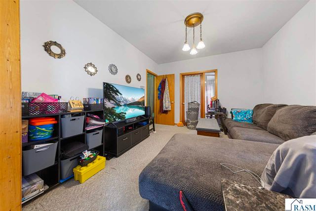 413 Glenwood Avenue, Mankato, MN 56001