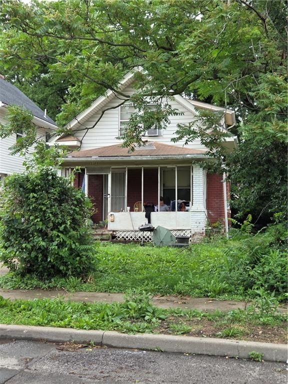 3325 Montgall Avenue, Kansas City, MO 64128