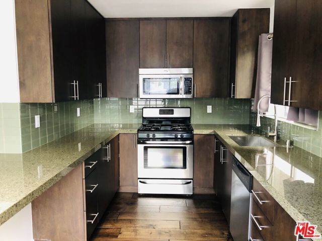 6207 BANNER Avenue 1, Los Angeles, CA 90038