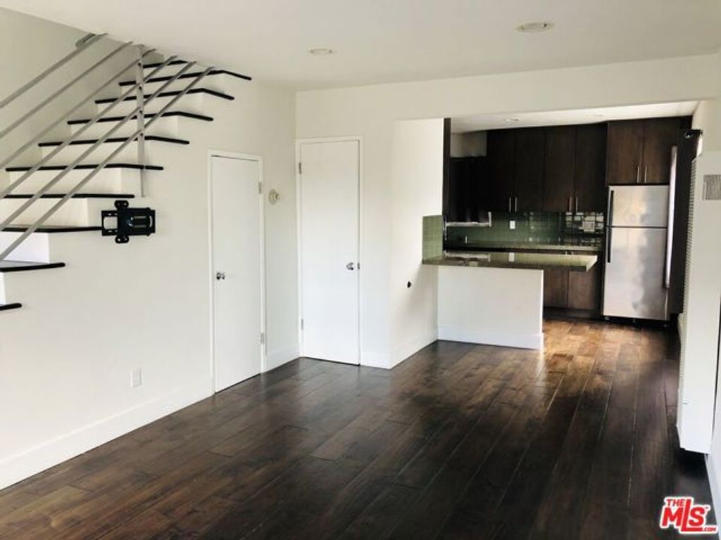 6207 BANNER Avenue 1, Los Angeles, CA 90038