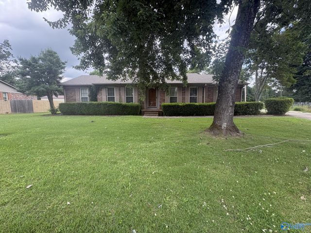 902 Jackson Drive, Athens, AL 35611